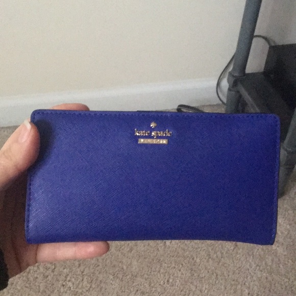 kate spade Handbags - Kate spade Saffiano leather wallet